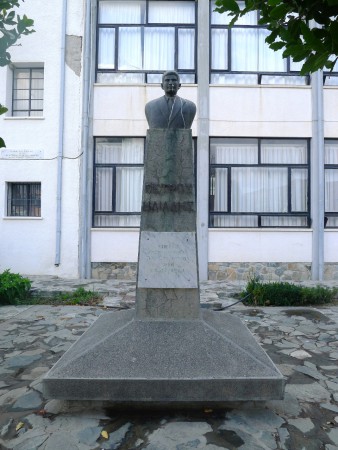 Προτομή Πέτρου Ηλιάδη, Κυψέλη